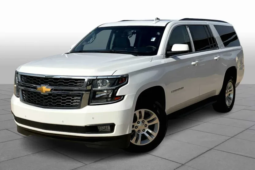 2019 Chevrolet Suburban LT photo 1