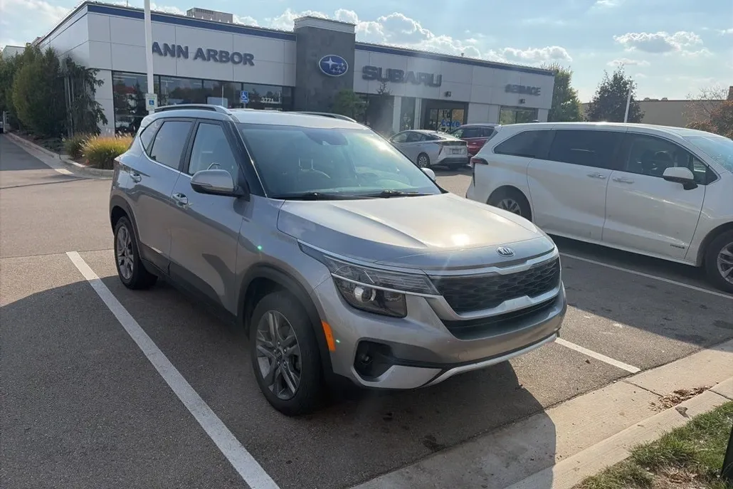 2021 Kia Seltos S photo 1