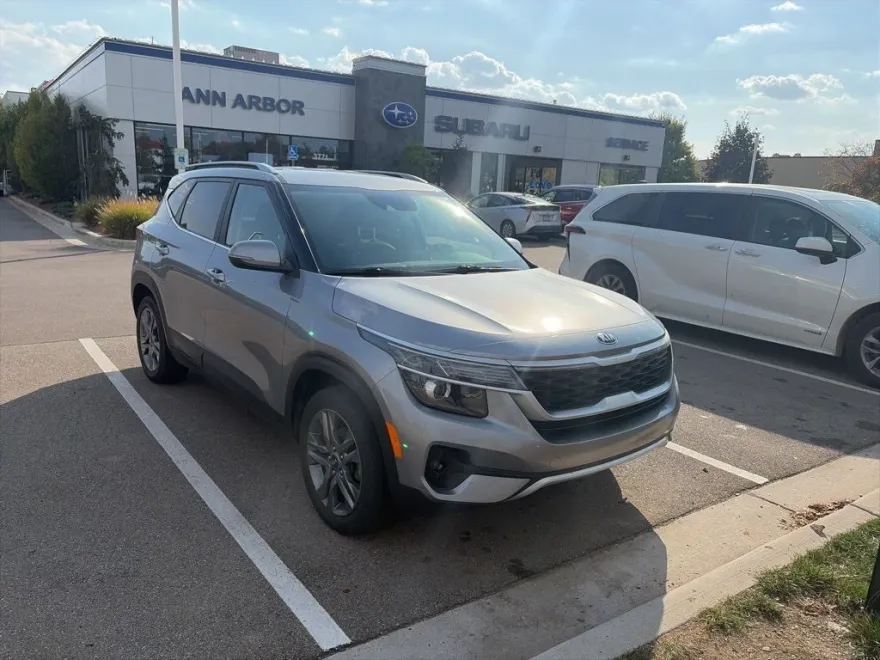 2021 Kia Seltos S photo 1
