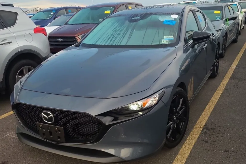 2024 Mazda Mazda3 2.5 s Carbon Hatchback photo 1
