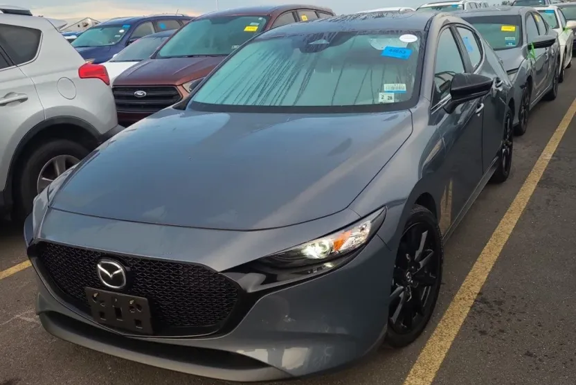 2024 Mazda Mazda3 2.5 s Carbon Hatchback photo 1