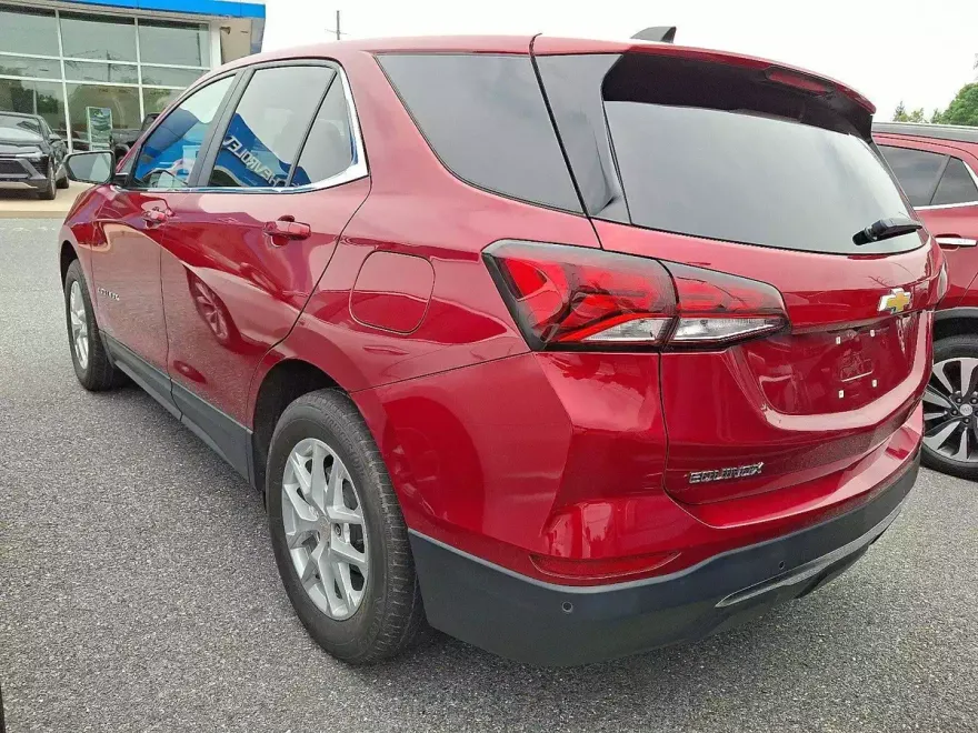 2023 Chevrolet Equinox LT photo 1