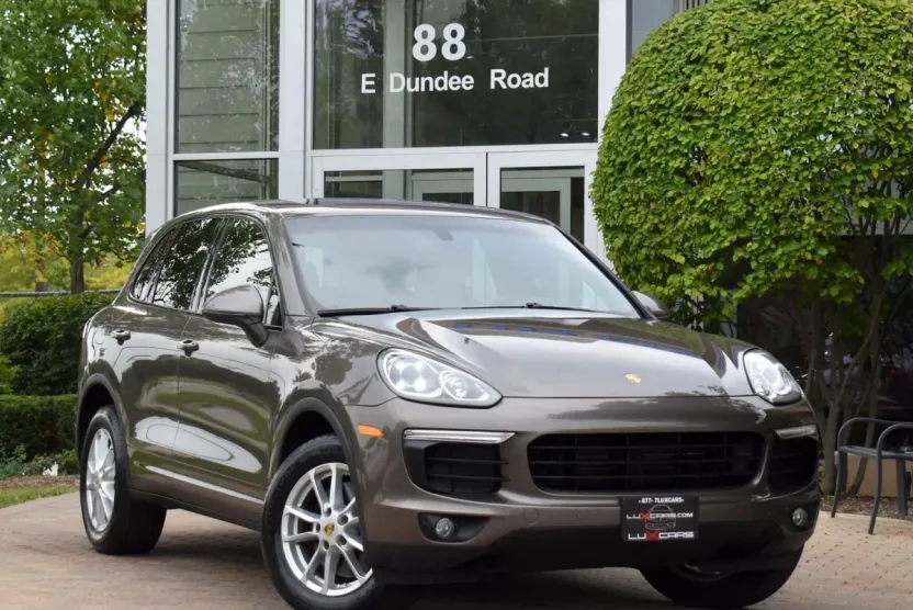 2016 Porsche Cayenne photo 1