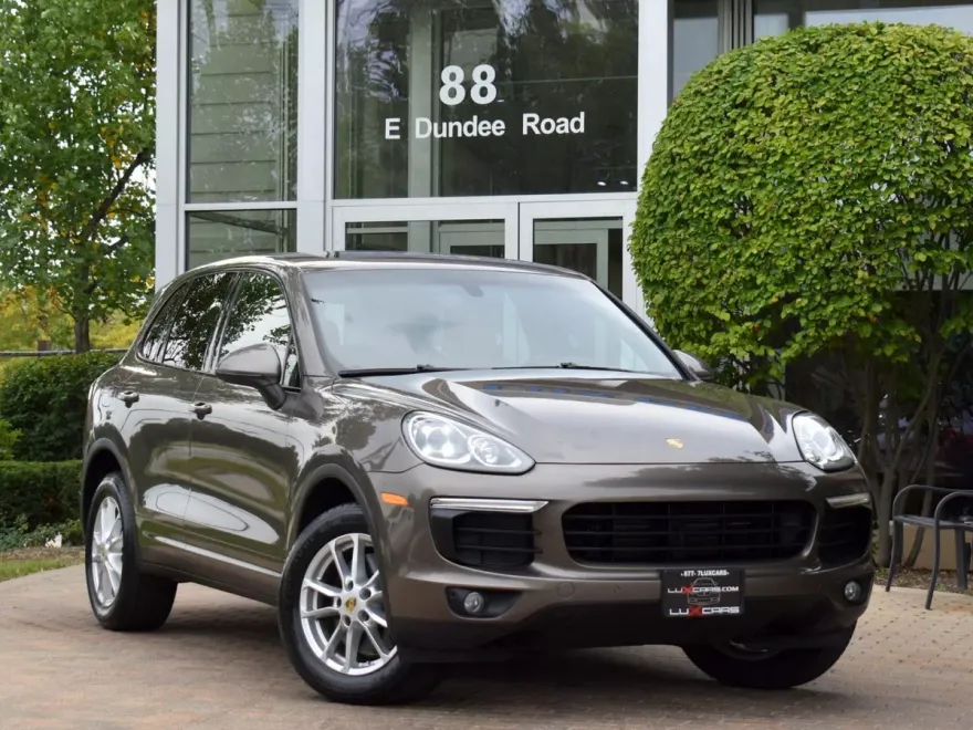 2016 Porsche Cayenne photo 1