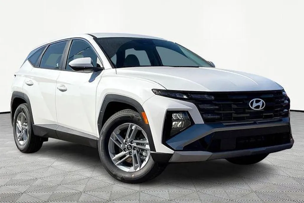 2025 Hyundai Tucson SE photo 1