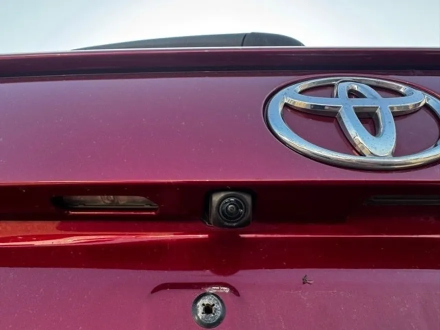 2021 Toyota RAV4 XLE photo 12