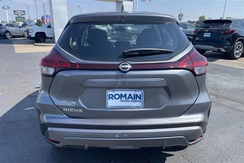 2024 Nissan Kicks S photo 1