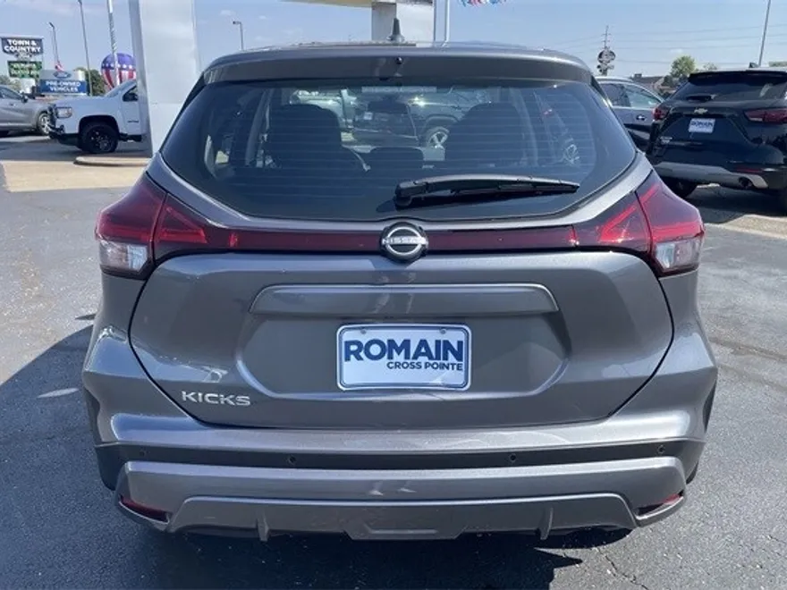 2024 Nissan Kicks S photo 1