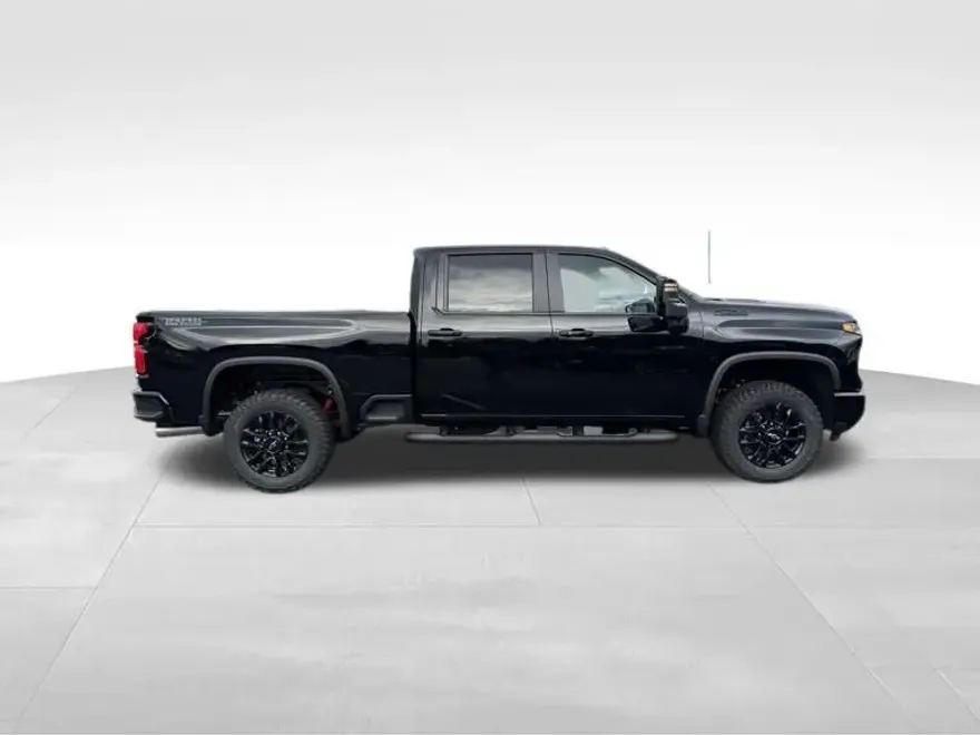 2026 Chevrolet Silverado 3500HD LT photo 1
