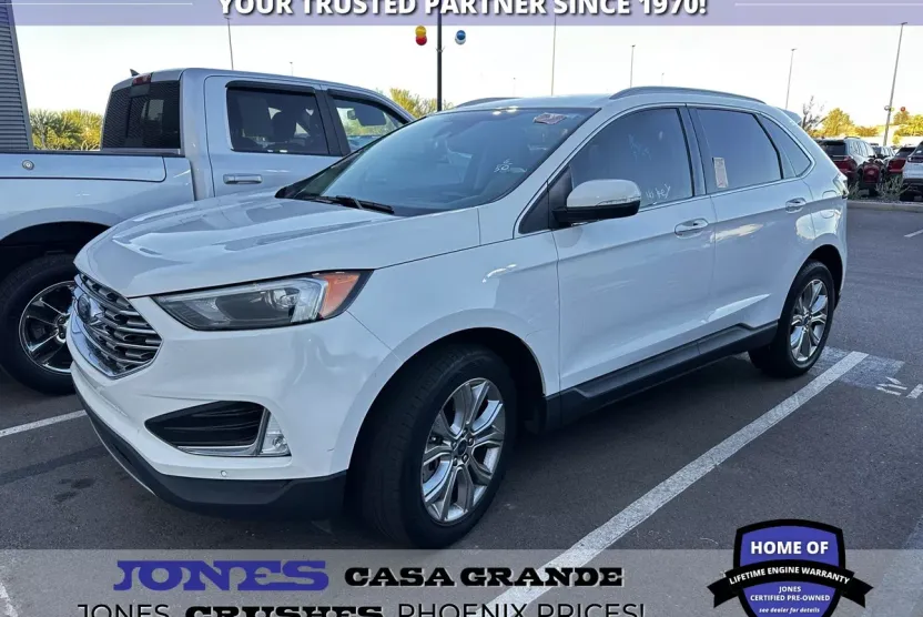 2022 Ford Edge Titanium photo 1