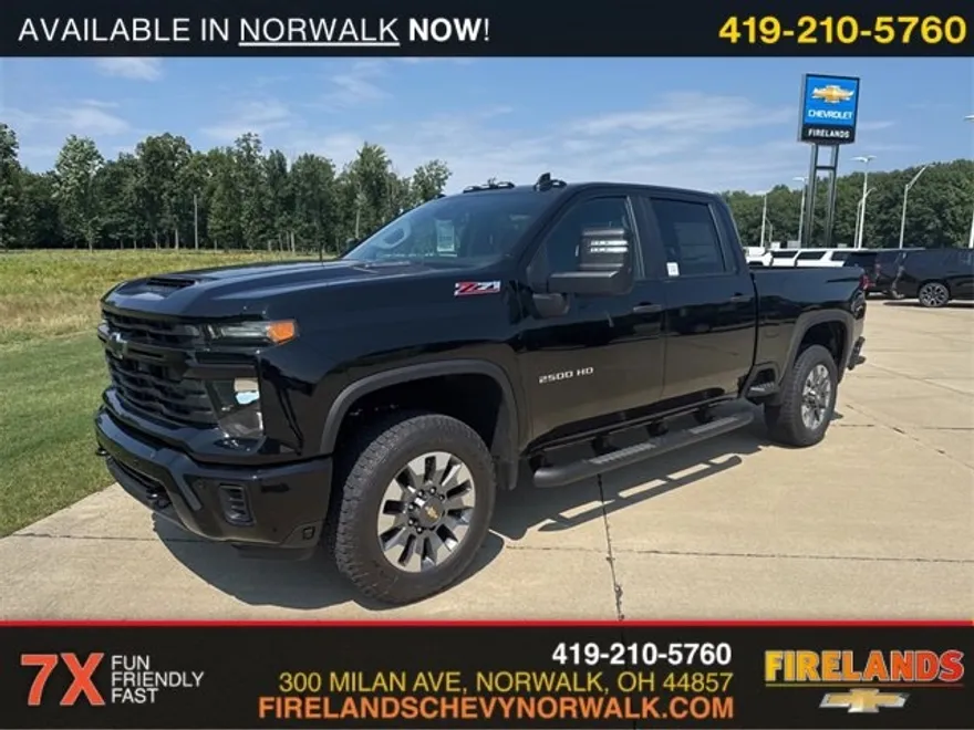 2025 Chevrolet Silverado 2500HD Custom photo 1