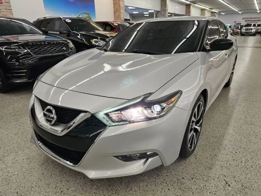 2017 Nissan Maxima S photo 1