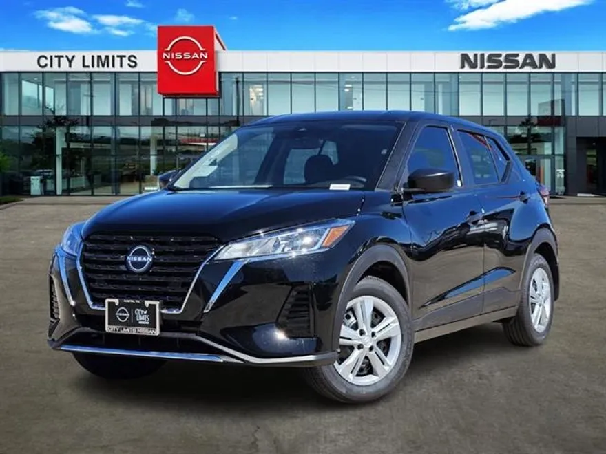 2025 Nissan Kicks Play S photo 1