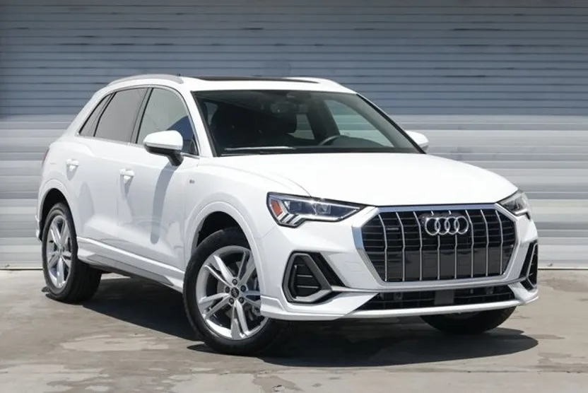 2024 Audi Q3 S line Premium photo 1