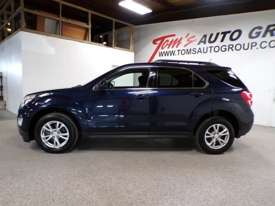 2017 Chevrolet Equinox LT photo 1