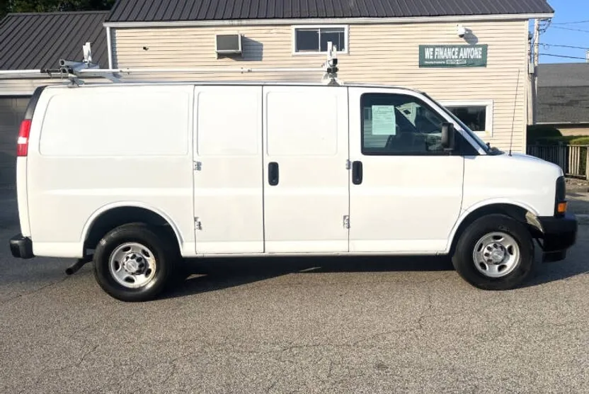 2017 Chevrolet Express 2500 Cargo Van photo 1