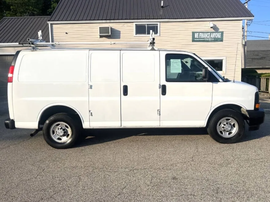 2017 Chevrolet Express 2500 Cargo Van photo 1