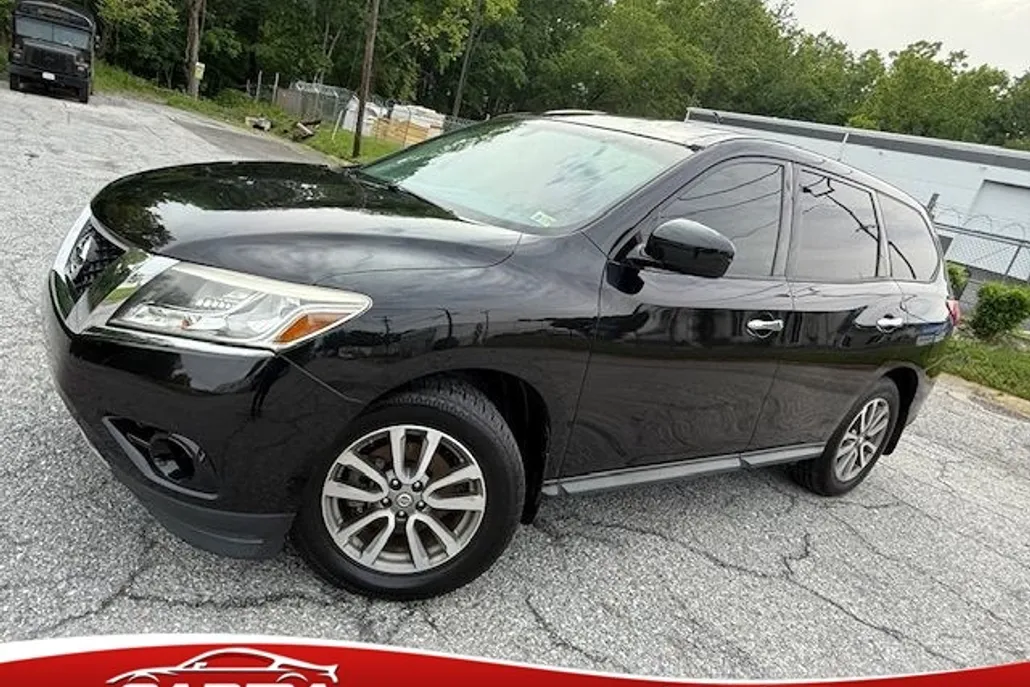 2014 Nissan Pathfinder S photo 1