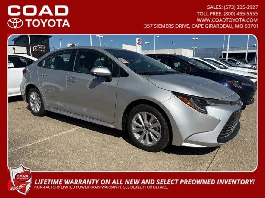 2025 Toyota Corolla LE photo 1
