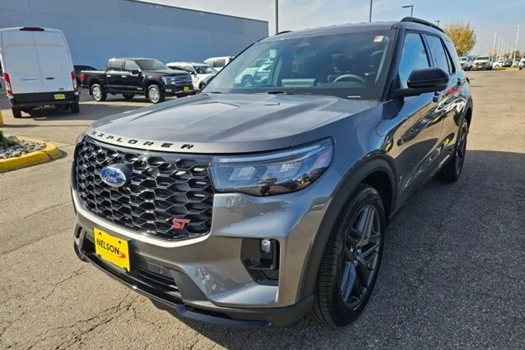 2025 Ford Explorer ST photo 1