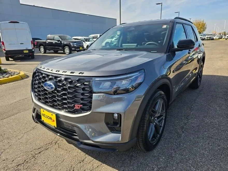 2025 Ford Explorer ST photo 1