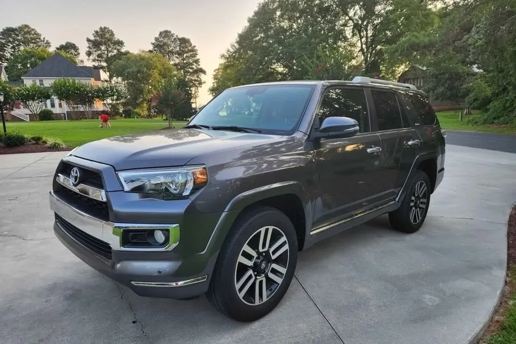 2019 Toyota 4Runner Limited photo 1