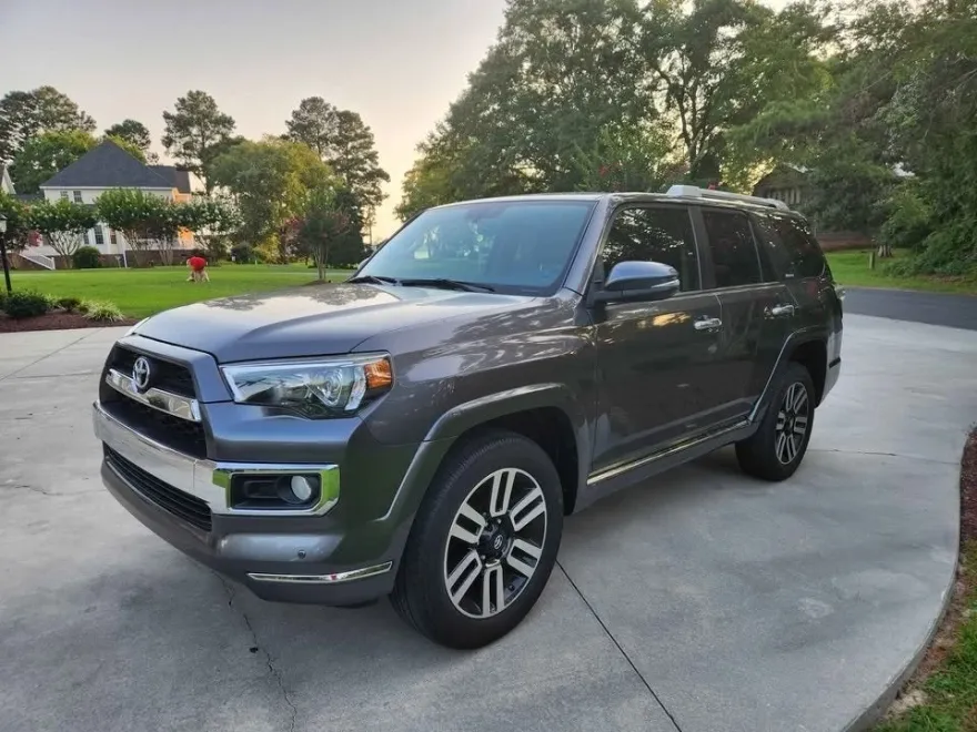 2019 Toyota 4Runner Limited photo 1