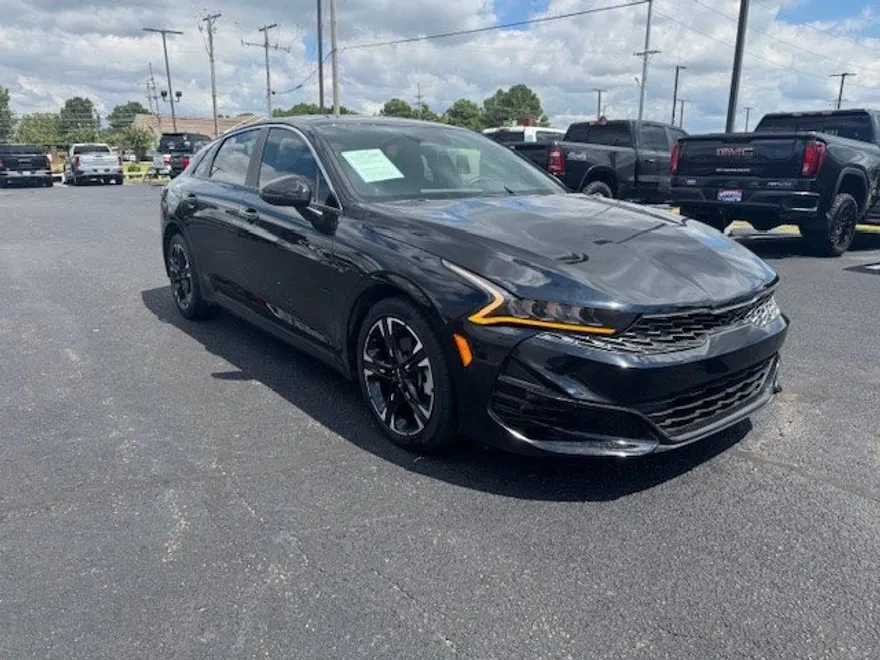 2022 Kia K5 GT-Line photo 1