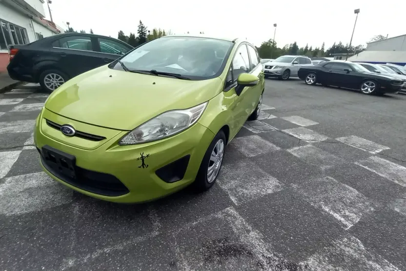 2013 Ford Fiesta SE photo 1