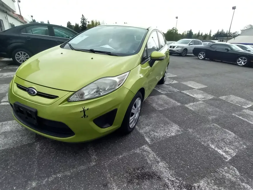 2013 Ford Fiesta SE photo 1