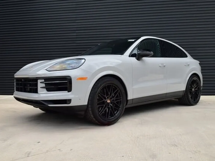 2025 Porsche Cayenne Coupe photo 1
