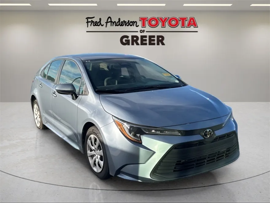 2024 Toyota Corolla LE photo 1