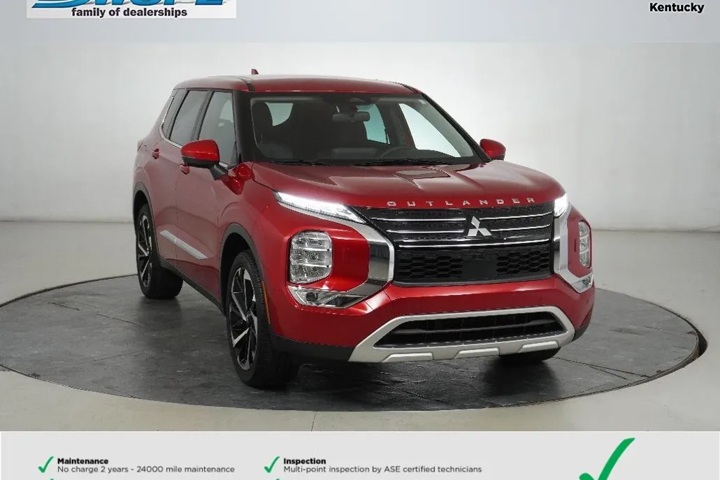 2023 Mitsubishi Outlander SE photo 1