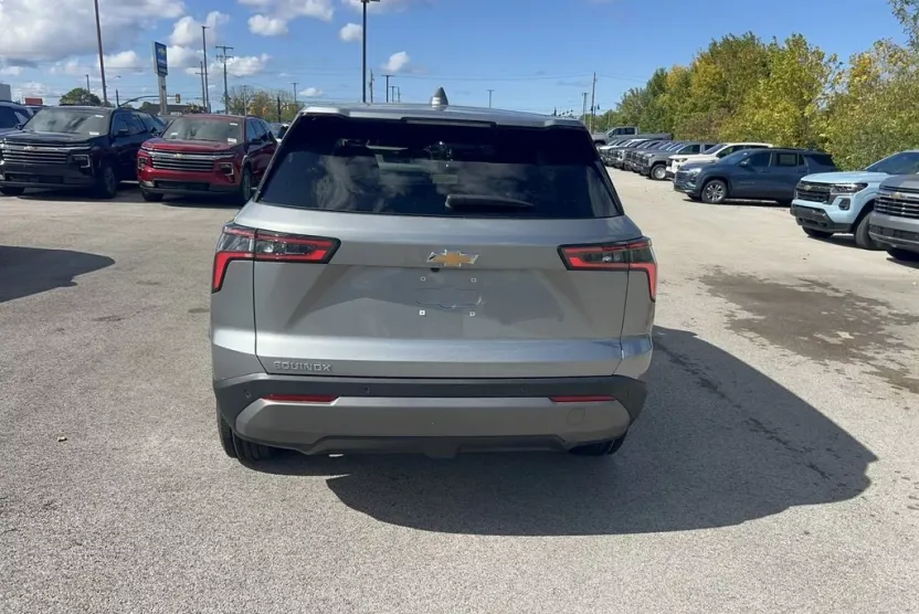 2026 Chevrolet Equinox LT photo 1