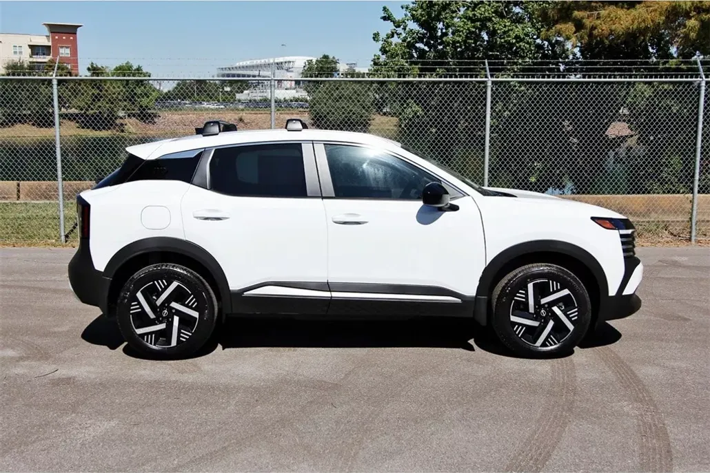 2026 Nissan Kicks SV photo 1