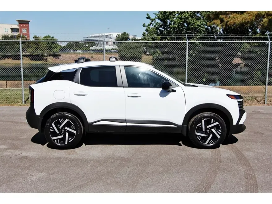2026 Nissan Kicks SV photo 1