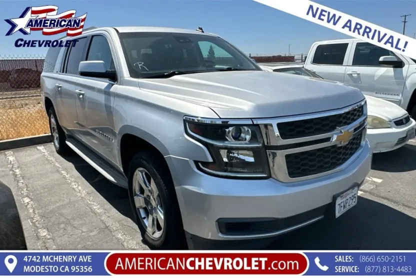 2015 Chevrolet Suburban LT photo 1