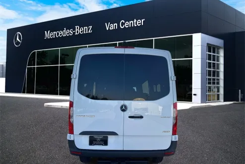 2026 Mercedes Benz S Crew Van photo 3