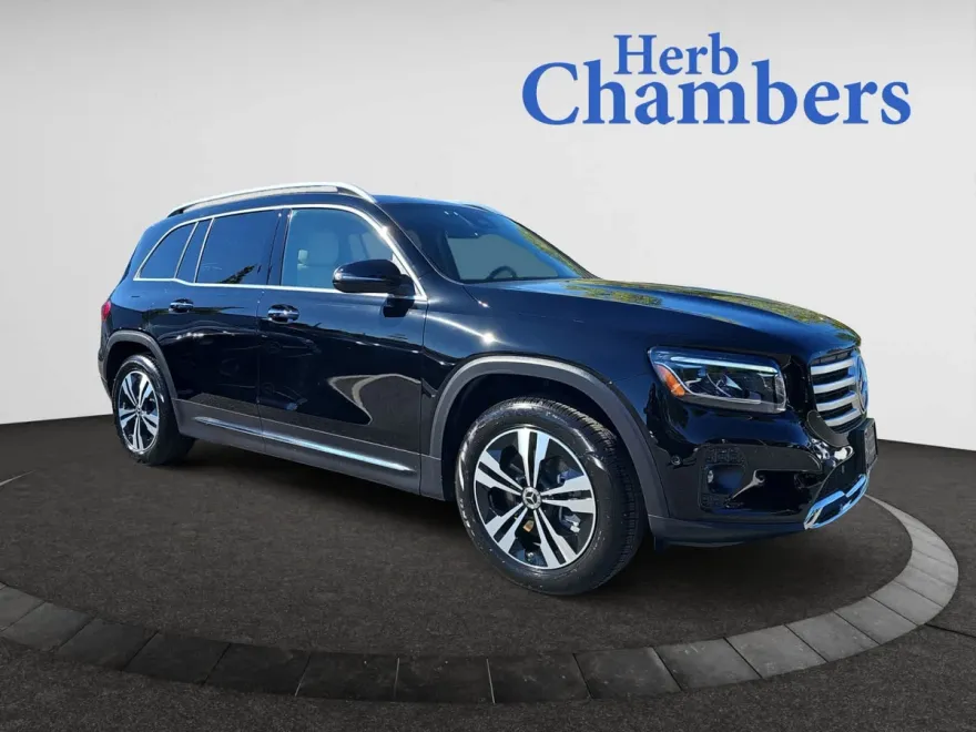 2025 Mercedes Benz GLB 250 4MATIC photo 1