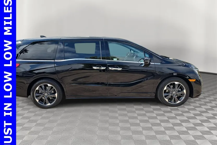 2023 Honda Odyssey Elite photo 1