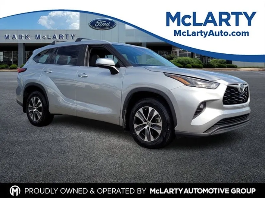 2023 Toyota Highlander XLE photo 1