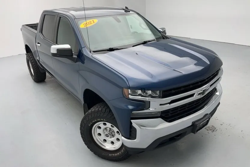 2021 Chevrolet Silverado 1500 LT photo 1