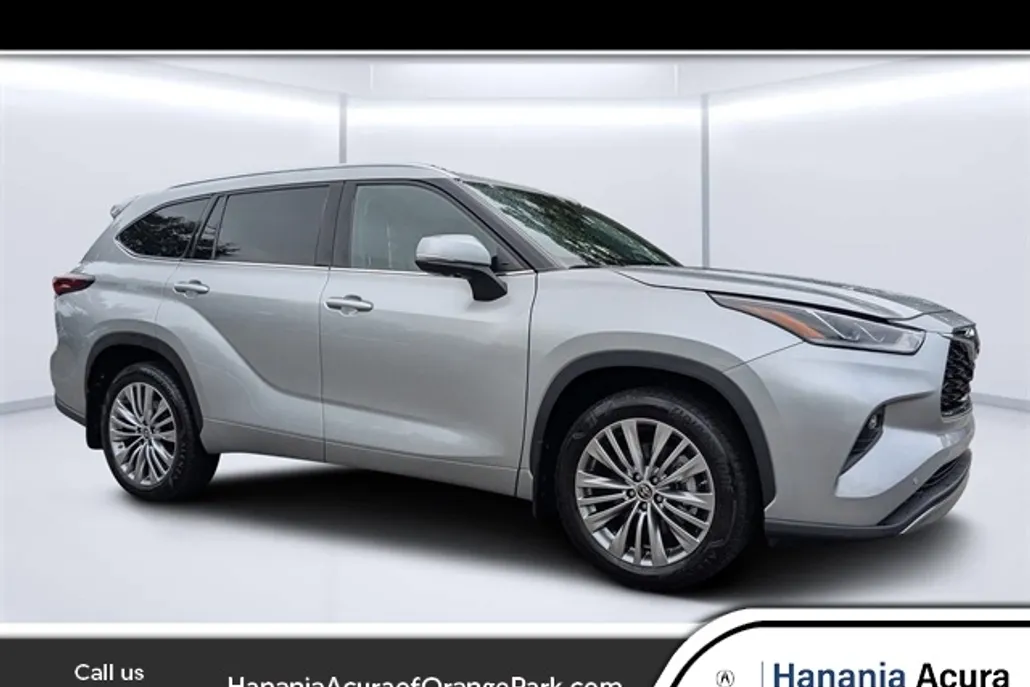2024 Toyota Highlander Platinum photo 1