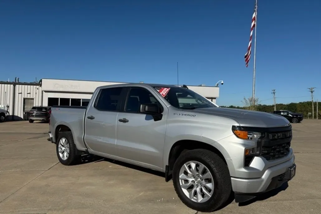 2022 Chevrolet Silverado 1500 Custom photo 1