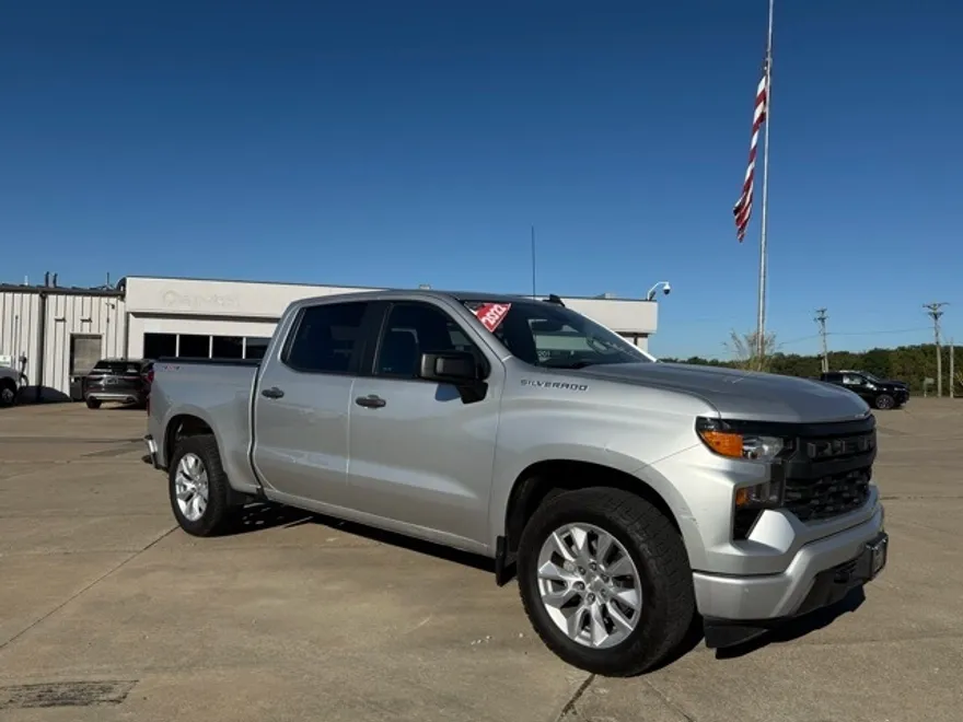 2022 Chevrolet Silverado 1500 Custom photo 1