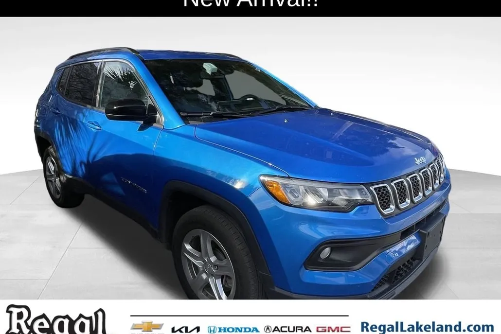 2024 Jeep Compass Latitude photo 1