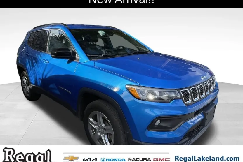 2024 Jeep Compass Latitude photo 1