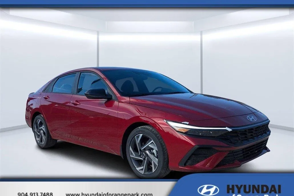 2025 Hyundai Elantra SEL Sport photo 1
