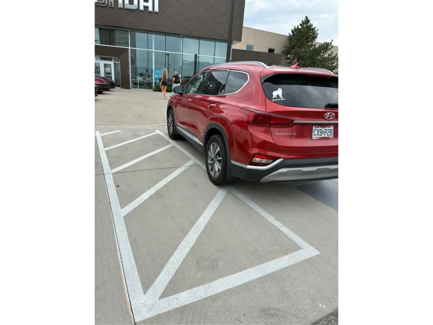 2020 Hyundai Santa Fe SEL photo 4
