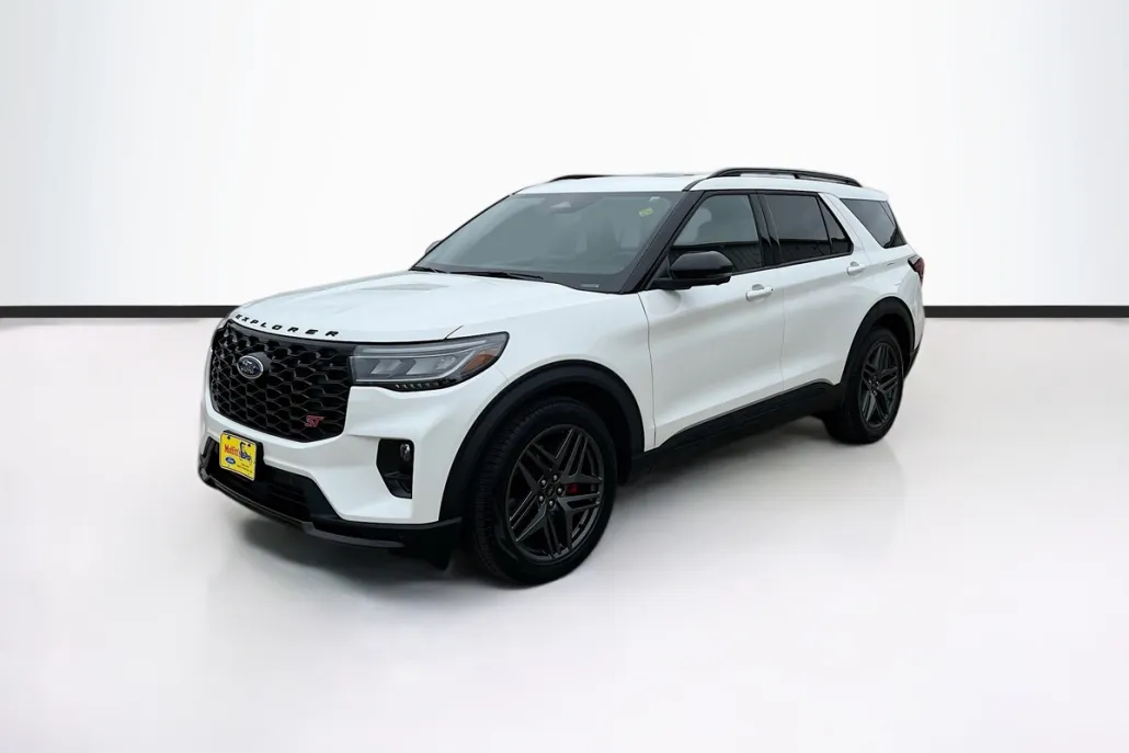 2025 Ford Explorer ST photo 1